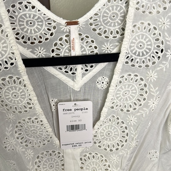 Free People NWT Truly Yours Eyelet Lace Top XS - Picture 5 of 7